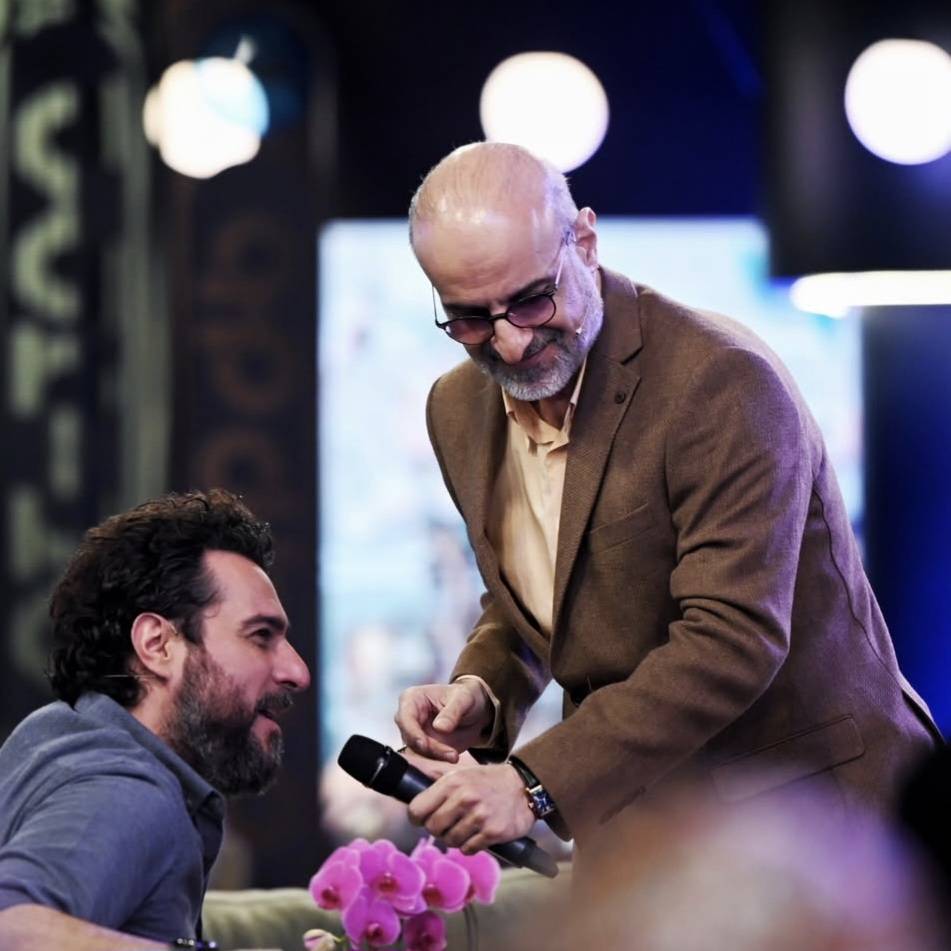 آهنگ جدید محمد اصفهانی ﻧﮕﺎﻫﺖ ﻣﻰ ﻛﻨﻢ در ﻣﻦ ﻏﻤﻰ آرام ﻣﻰ ﮔﻴﺮد